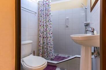 هتل Hostal Groning