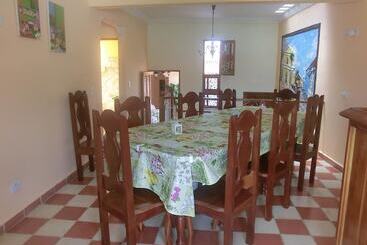 هتل Hostal Groning