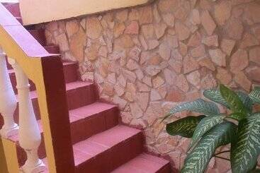 هتل Hostal Groning