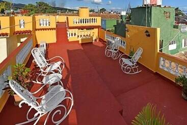 هتل Hostal Groning