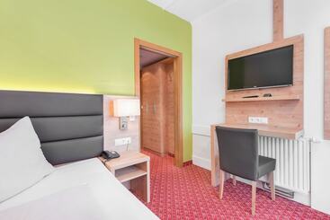 Otel Rössl By Skinetworks