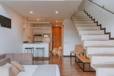 هتل Travelers Orange Suites