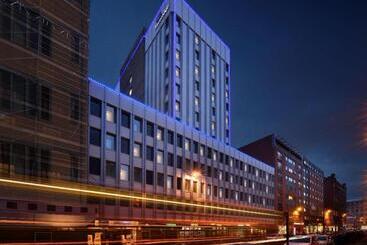 هتل Travelodge Glasgow Queen Street