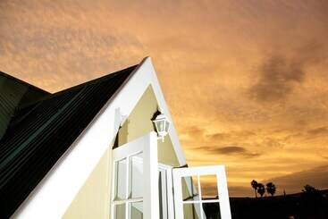 هتل Yamkela Guest House