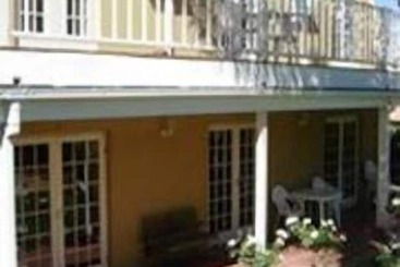 هتل Yamkela Guest House