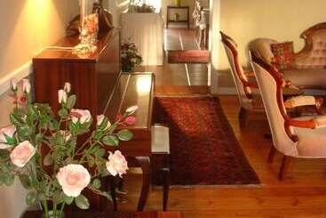 هتل Yamkela Guest House