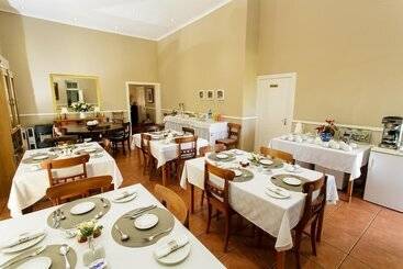 هتل Yamkela Guest House