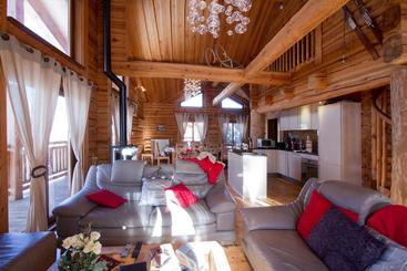 هتل Chalet Leslie Alpen