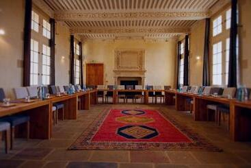هتل Chateau De Pondres