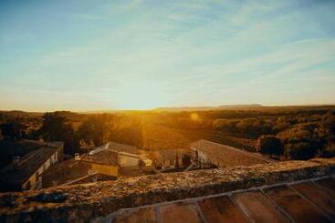 هتل Chateau De Pondres