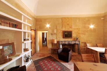 هتل Chateau De Pondres