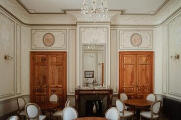 هتل Chateau De Pondres