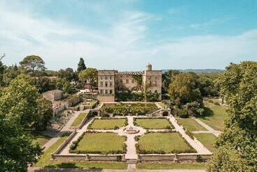 هتل Chateau De Pondres