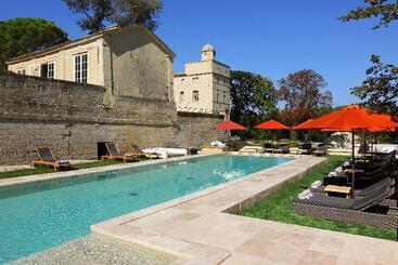 هتل Chateau De Pondres