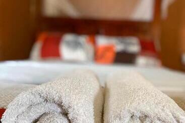 هتل Gorilla African Guest House