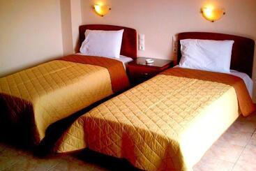 هتل Gorilla African Guest House