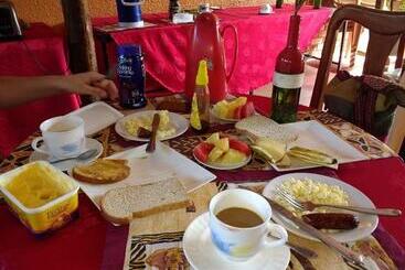 هتل Gorilla African Guest House