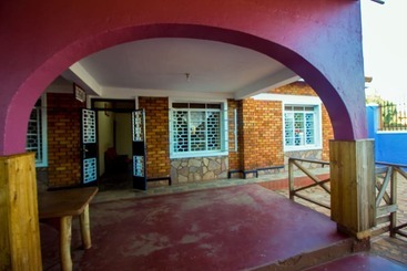 هتل Gorilla African Guest House