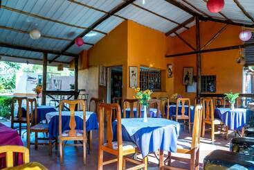 هتل Gorilla African Guest House