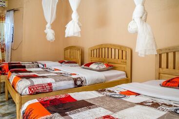 هتل Gorilla African Guest House