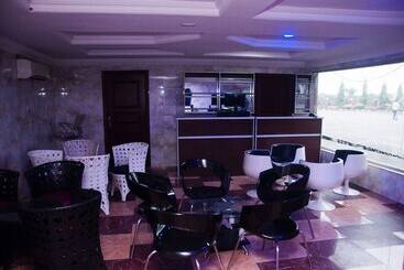 هتل Jata Events And Suites