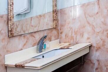 هتل Jata Events And Suites