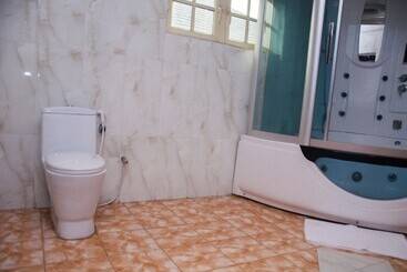 هتل Jata Events And Suites