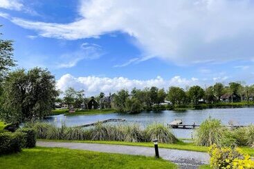 هتل Lusty Beg Island