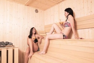 هتل Pompaelo Urban Spa