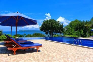 هتل Samawa Seaside Resort