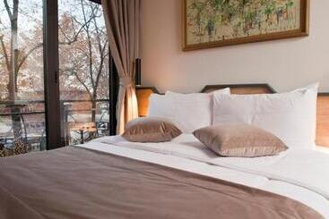 هتل Solun S Riverside Rooms