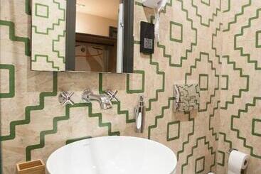 هتل Solun S Riverside Rooms