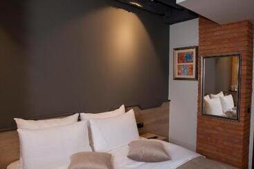 هتل Solun S Riverside Rooms