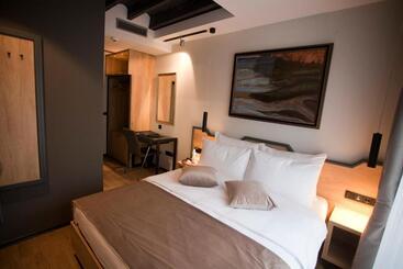 هتل Solun S Riverside Rooms
