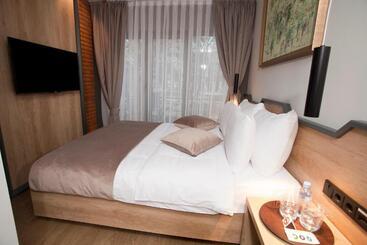 هتل Solun S Riverside Rooms