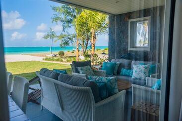 هتل Summer Breeze By Dream Escapes Mauritius