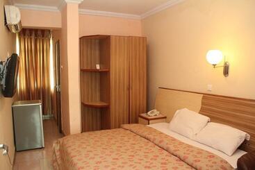 هتل Vicmike Villa