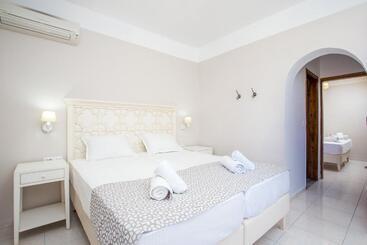 هتل Voula Studios