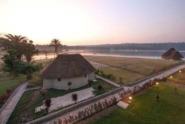 Victoria Forest Resort
