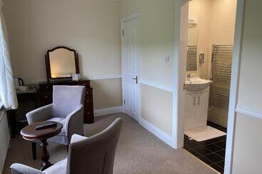 تختخواب و صبحانه Ardmore House
