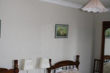 مبيت وإفطار Moate Lodge