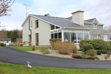 Carrowntober House B & B