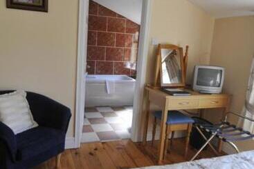 Carrowntober House B & B