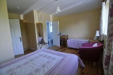 Carrowntober House B & B