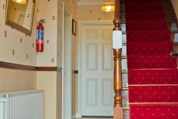 Cloverlawn B&b