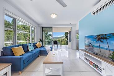 هتل Airlie Summit Apartments