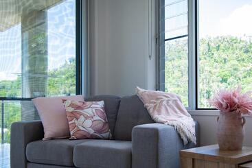 هتل Airlie Summit Apartments