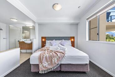 هتل Airlie Summit Apartments