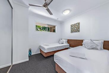 هتل Airlie Summit Apartments