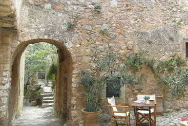 هتل Alkmini Monemvasia Castle House